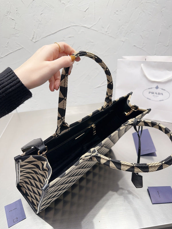 Prada Bags - Luxera Bags - 673