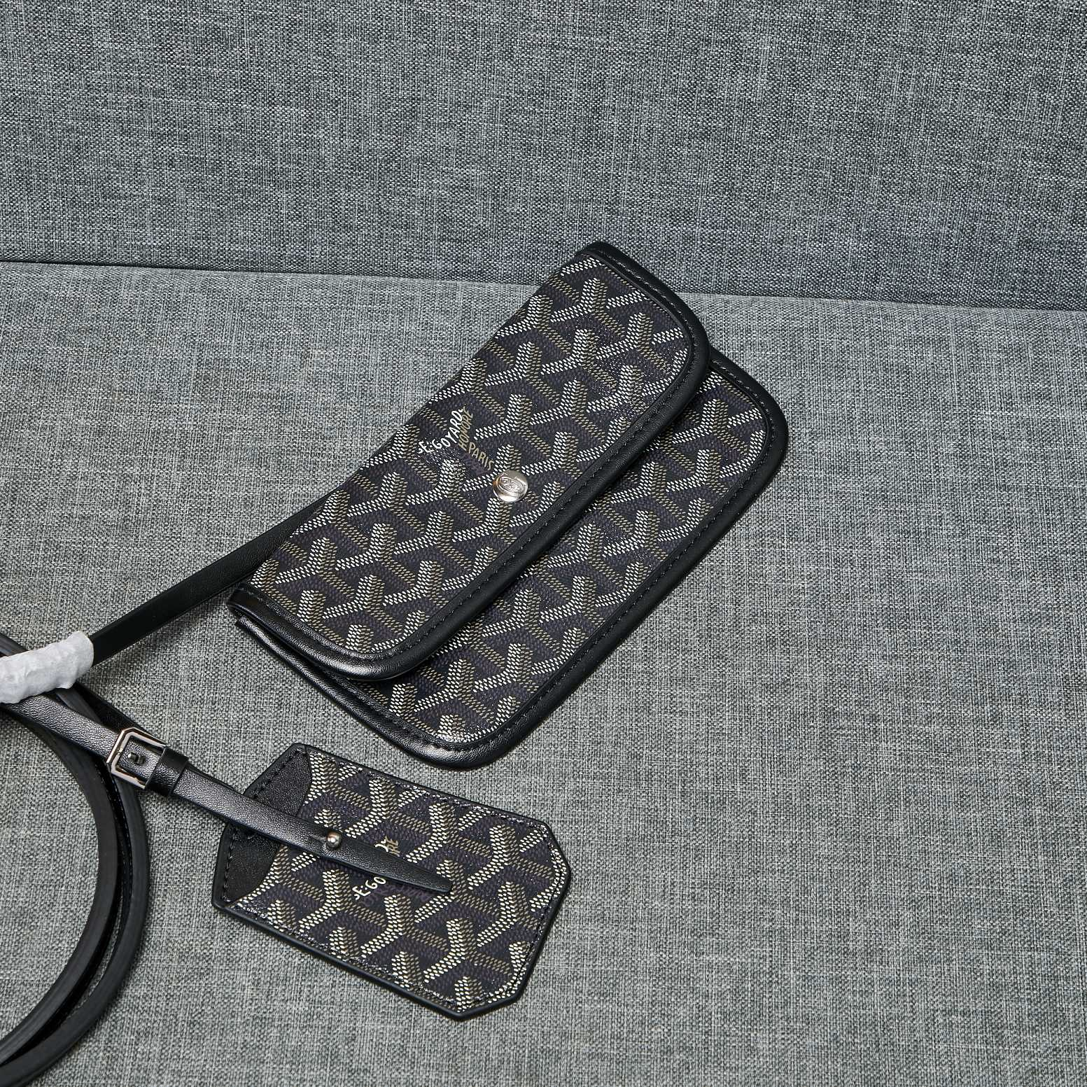 Elite Carryalls