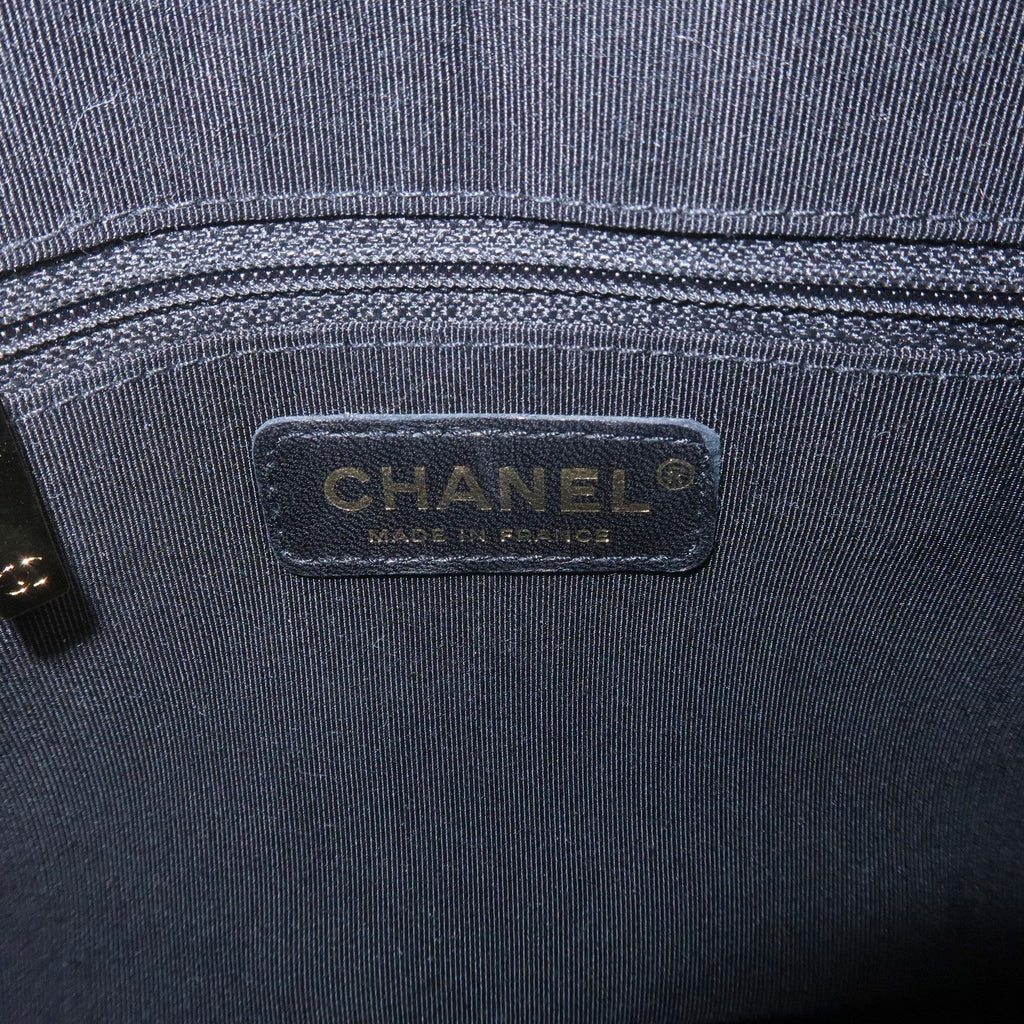 CHANEL Matelasse Caviar Skin Chain Shoulder Bag Black A20993