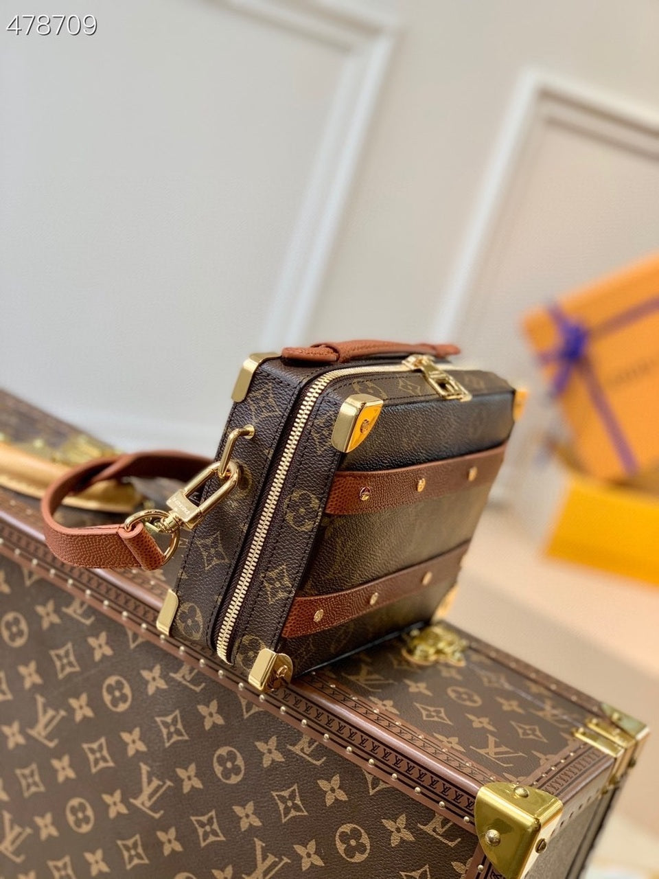 Louis VuittonxNBA Handle Trunk Monogram Canvas For Men, Bags, Messenger And Crossbody Bags 8.5in/21.5cm Louis Vuitton M45785