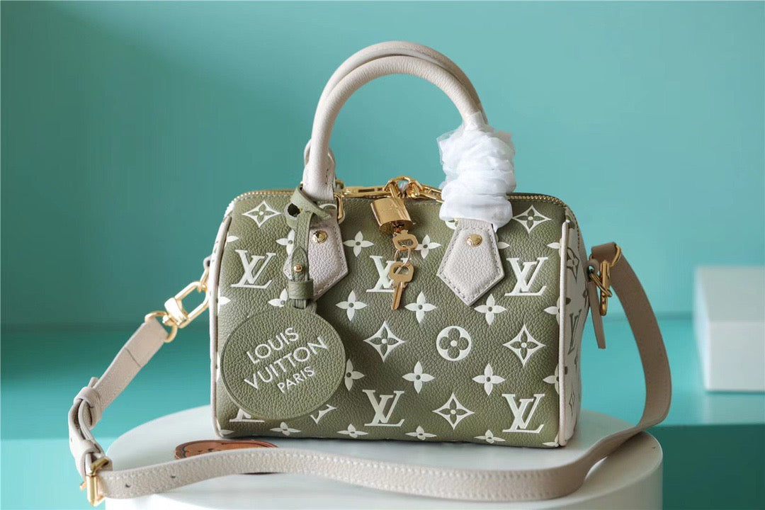 Louis Vuitton Speedy Bandouliere 20 PM Monogram Empreinte Khaki Green / Beige / CreamFor Women,  Shoulder And Crossbody Bags 20.5cm/8.1in Louis Vuitton M46118