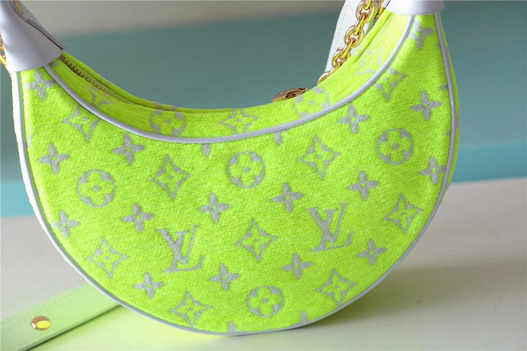 Louis Vuitton Loop Monogram Yellow For Women, WomenÃƒÂ¢Ã¢â€šÂ¬Ã¢â€žÂ¢s Handbags, Shoulder Bags And Crossbody Bags 9.1in/23cm Louis Vuitton M81484