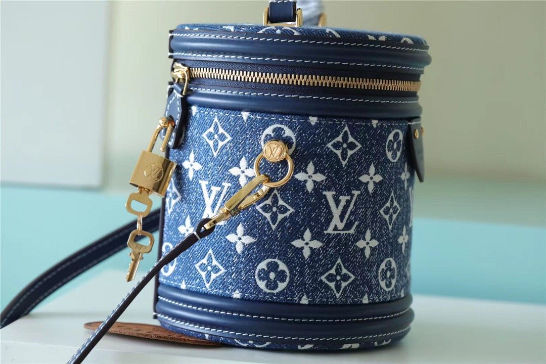 Louis Vuitton Cannes Monogram Denim By Nicolas Ghesquiere For Women, WomenÃƒÂ¢Ã¢â€šÂ¬Ã¢â€žÂ¢s Bags, Shoulder And Crossbody Bags 6.7in/17cm Louis Vuitton