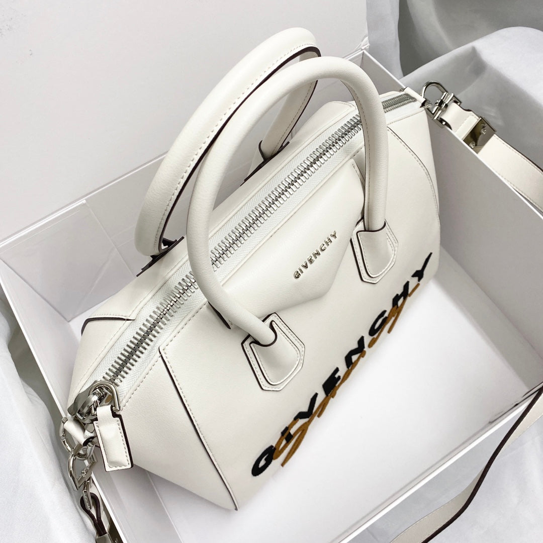 gv Antigona Bag White For Women, Handbags, Shoulder Bags 13in/33cm GVCÃ‚Â 