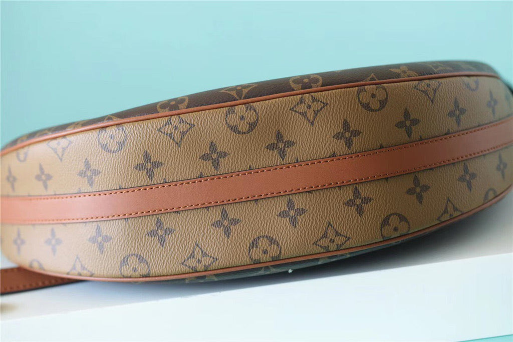 Louis Vuitton Loop Monogram Canvas By Nicolas Ghesquiere For Women,  Shoulder And Crossbody Bags 23cm/9.1in Louis Vuitton 