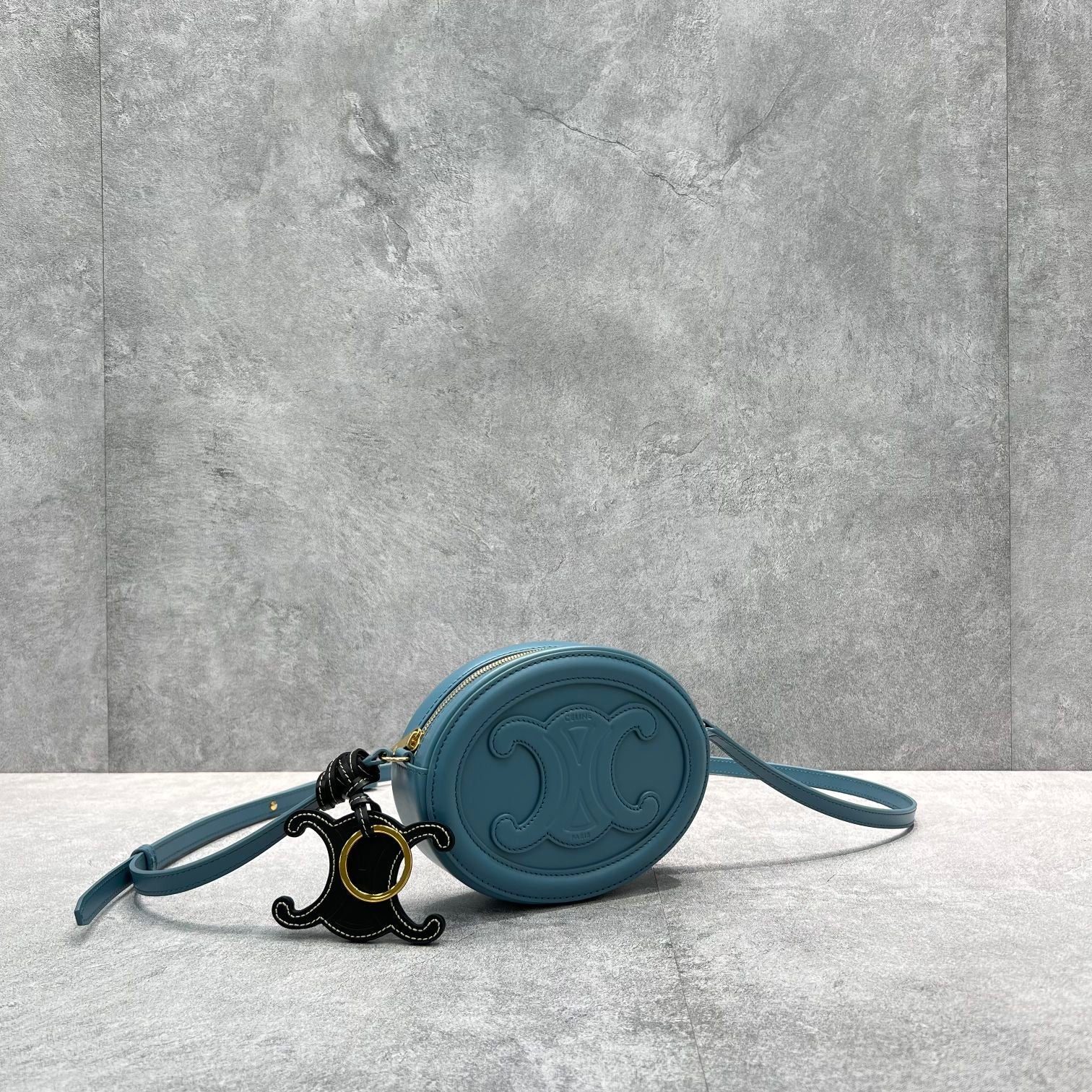 Crossbody Oval Purse Cuir Triomphe Blue For Women 6in/16cm 10I703DPQ.07DD