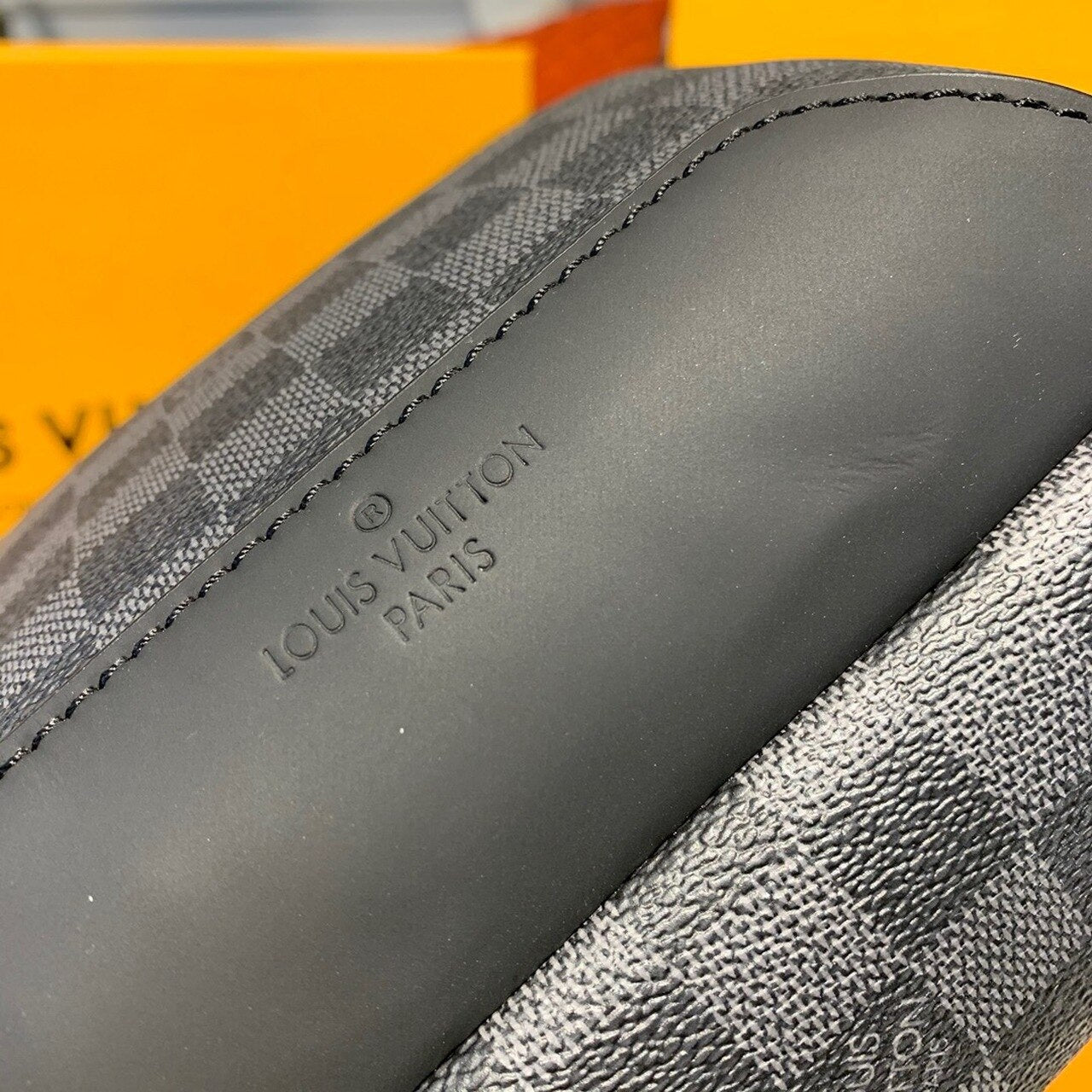 Louis Vuitton Avenue Sling Bag Damier Graphite Canvas For Men, Bags, Shoulder And Crossbody Bags 12.2in/31cm Louis Vuitton N41719