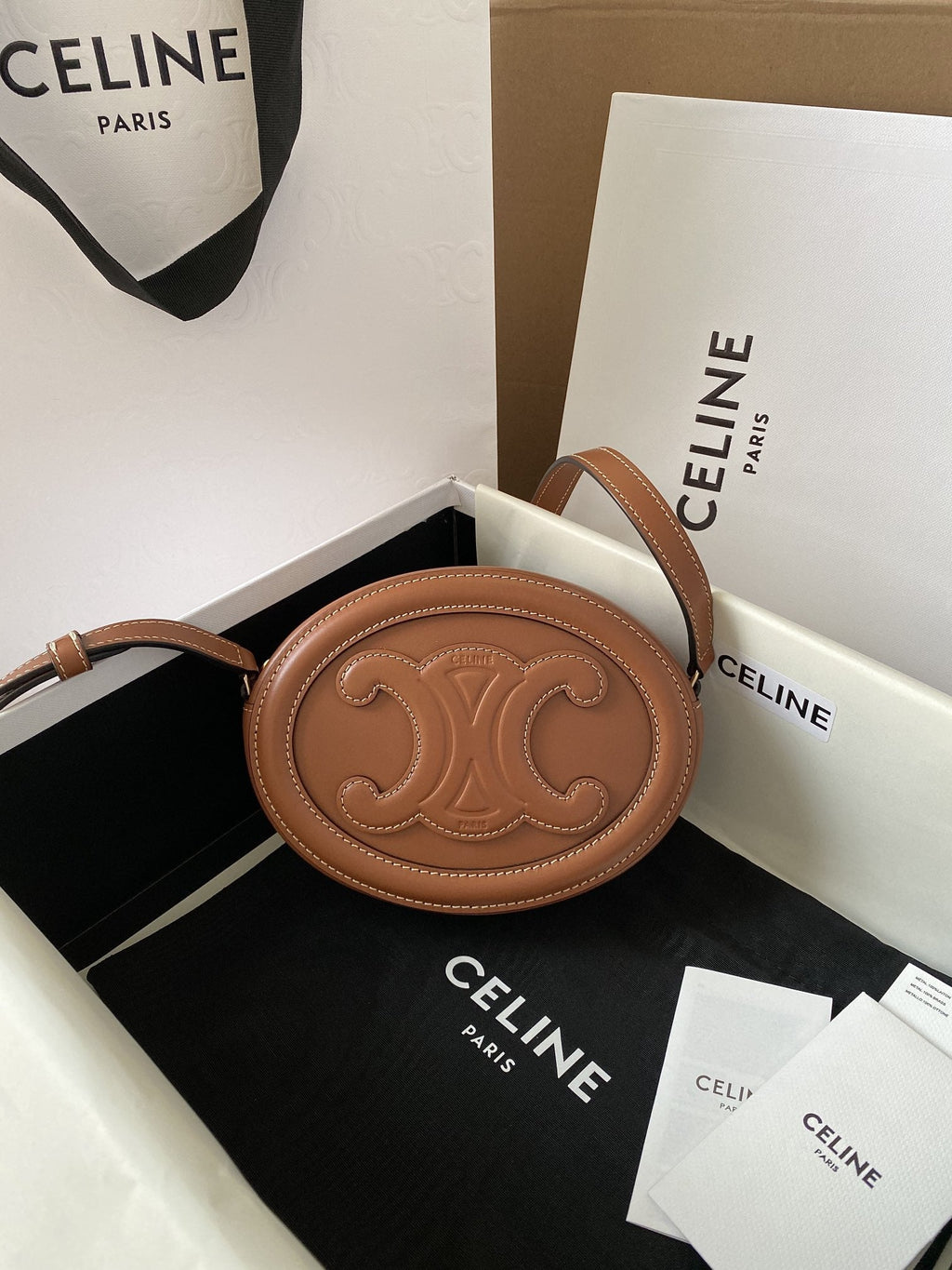 Crossbody Oval Purse Cuir Triomphe Brown For Women 6in/16cm 10I703DPQ.04LU
