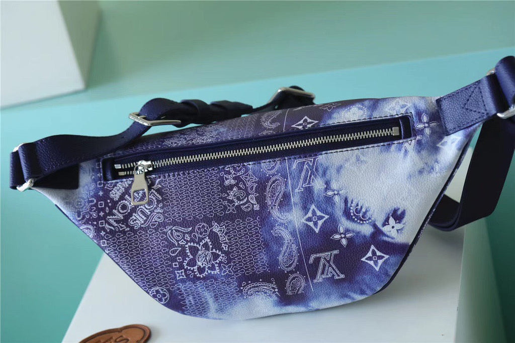 Louis Vuitton GLAMIscovery Bumbag PM Monogram Blue For Men, Bags, Shoulder And Crossbody Bags 17.3in/44cm Louis Vuitton M20587