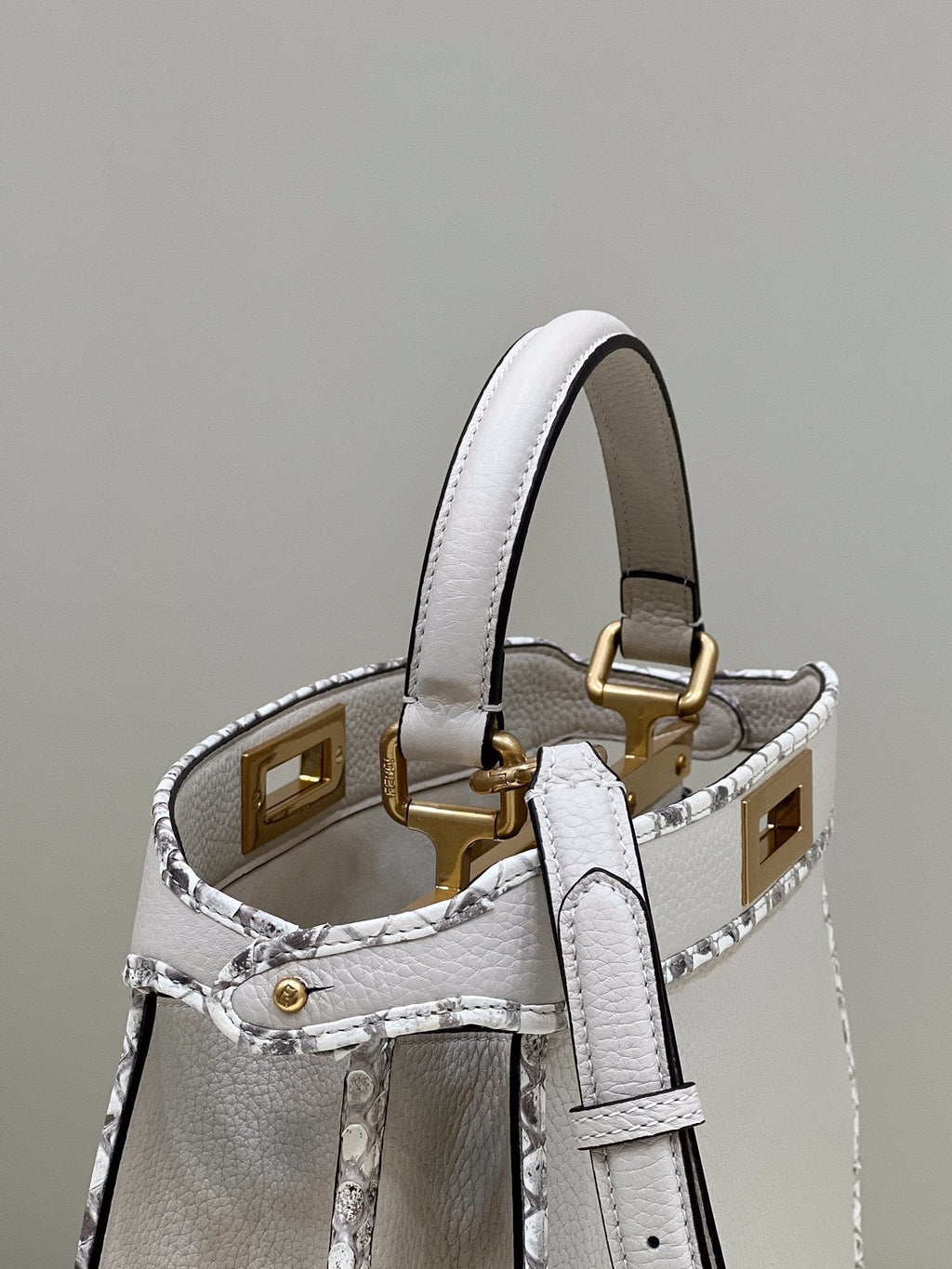 FI ISeeU MeGLAMIum Ivory For Women, Handbags, Shoulder Bags 13.1in/33.5cm FF
