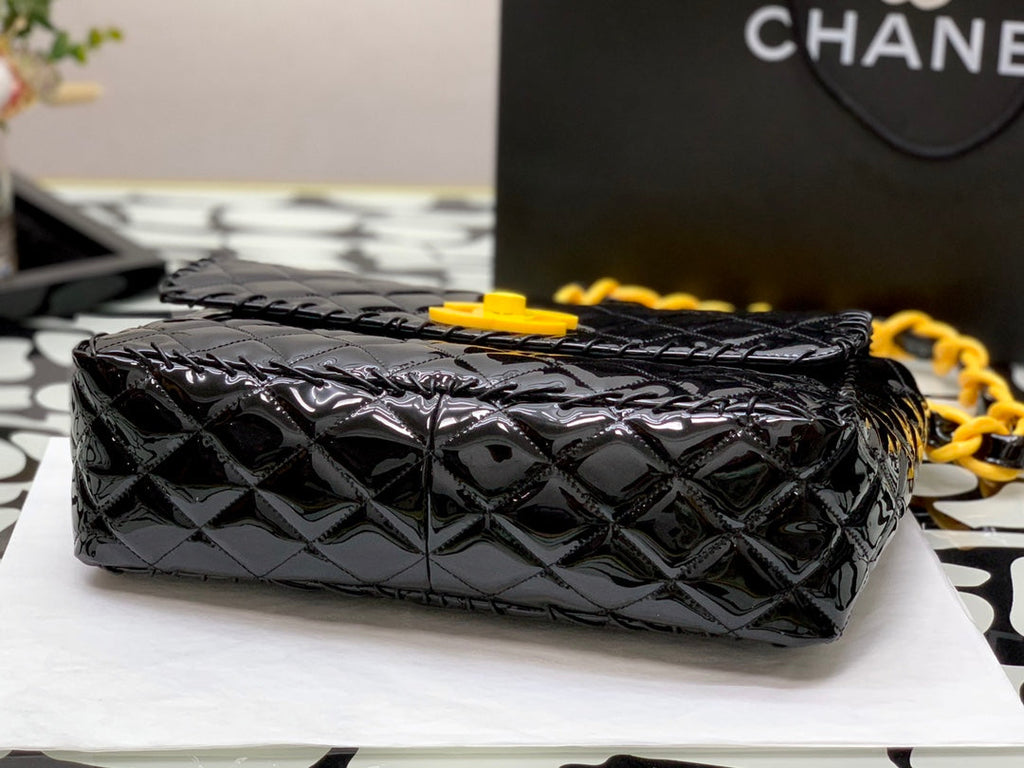 Chanelouis Vuittoninyl Classic Black and Yellow Shoulder bag For Women 29cm/11.5in