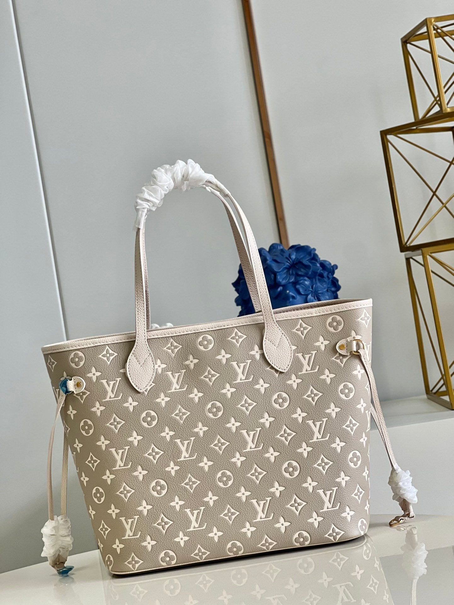 Louis Vuitton Neverfull MM Monogram Empreinte Khaki/Beige For Women,  Tote Bags 12.2in/31cm Louis Vuitton M46102