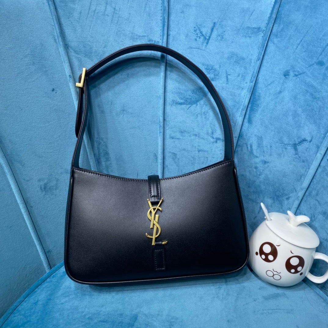 YSSL Le 5 Ã 7 Hobo Bag In Smooth Black For Women 9in/23cm YSL 6572282R20W1000