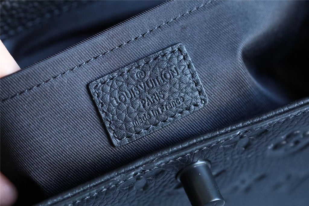 Louis Vuitton Mini Soft Trunk Box Taurillon Black For Men, Bags, Shoulder And Crossbody Bags 9.1in/23cm Louis Vuitton M61117
