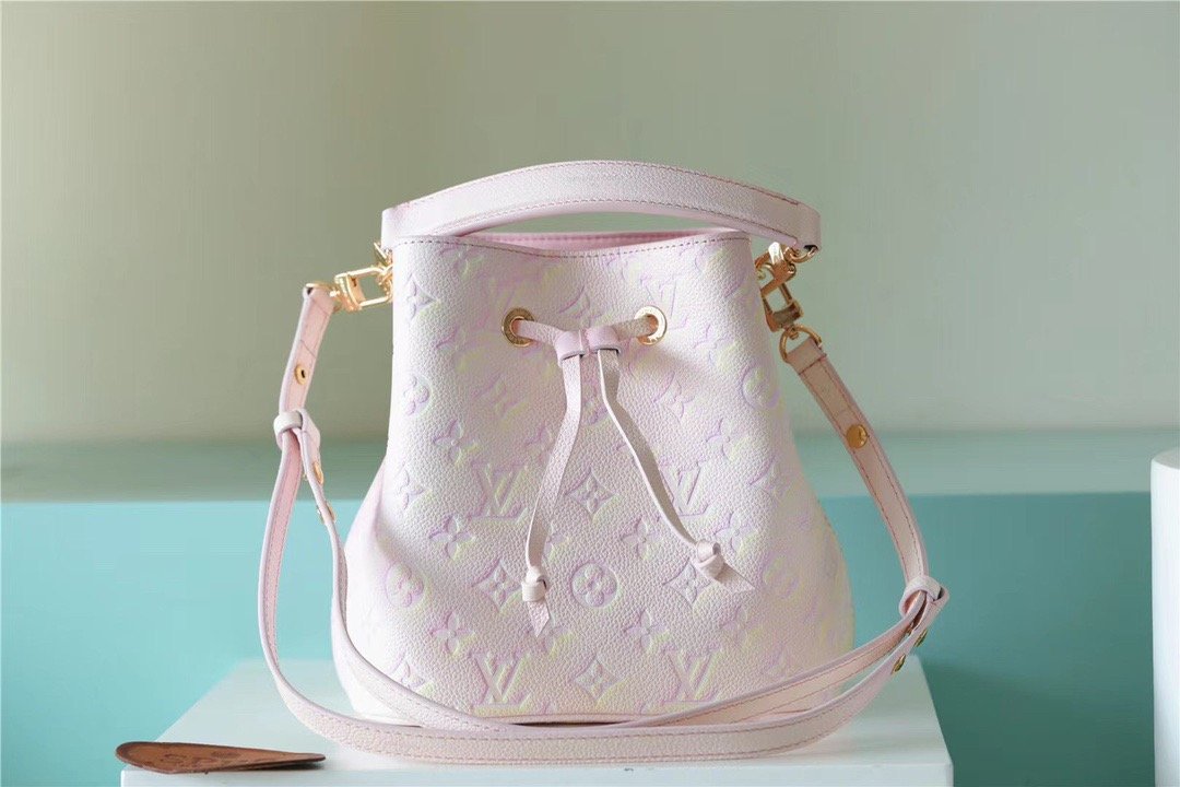 Louis Vuitton NeoNoe Burberry Monogram Empreinte Pink For Women,  Shoulder And Crossbody Bags 7.9in/20cm Louis Vuitton M46174