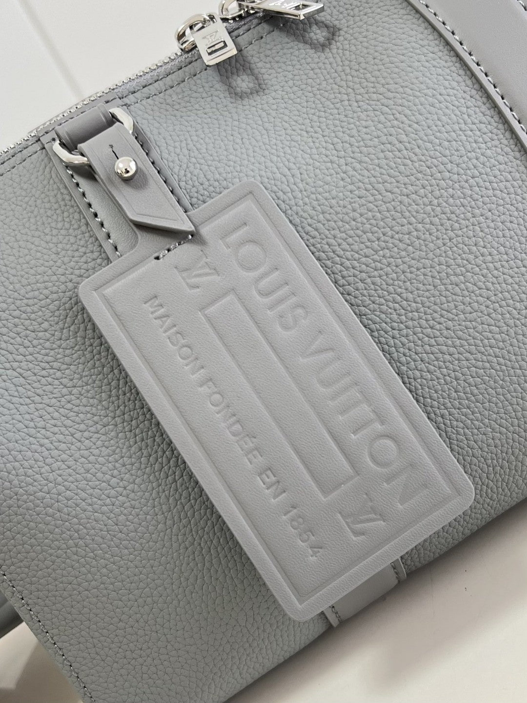 Louis Vuitton City Keepall Aerogram Grey For Men, Bags, Shoulder And Crossbody Bags 10.6in/27cm Louis Vuitton M59328
