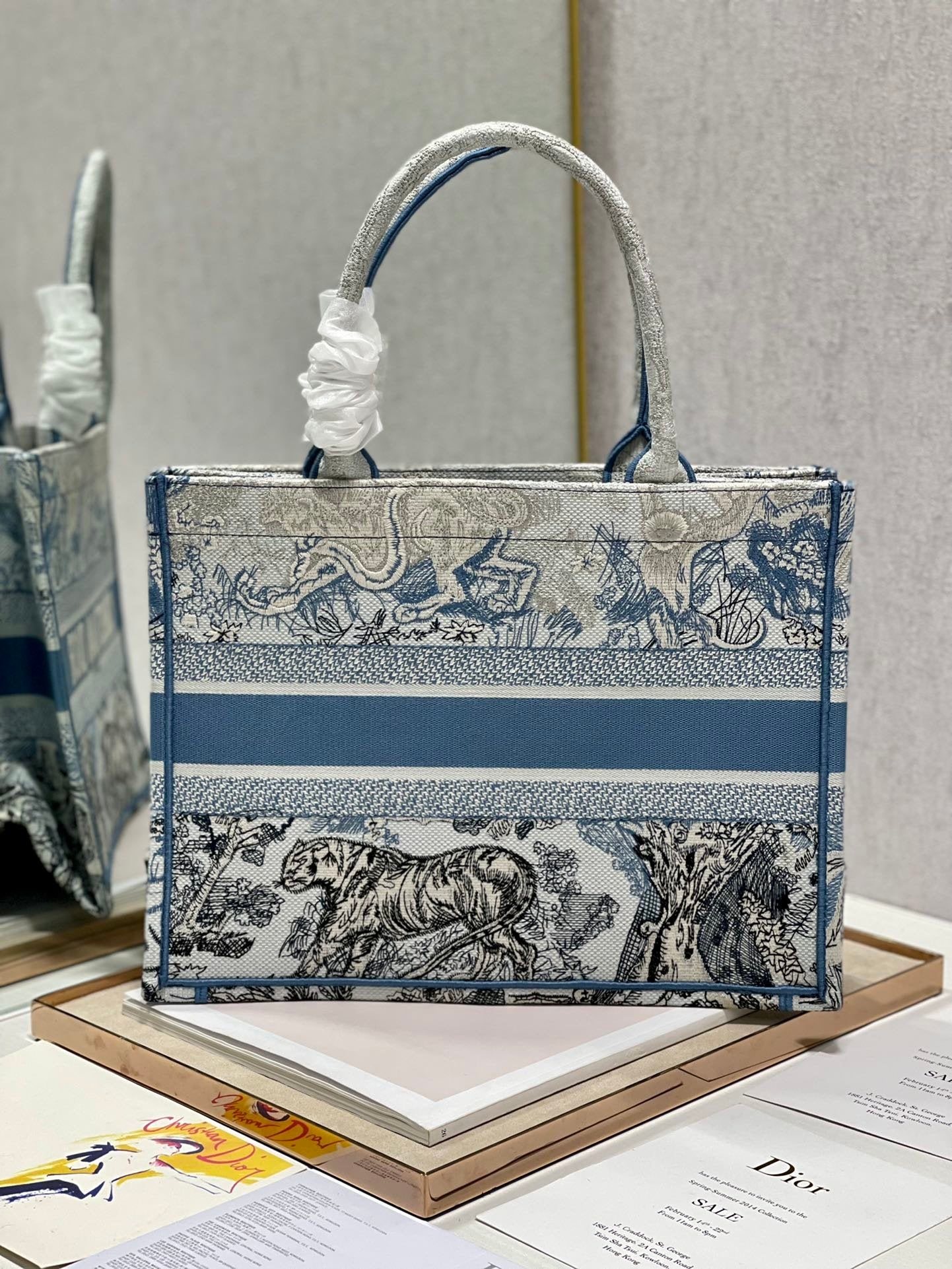 Dior MeDiorum Book Tote Blue Toile de Jouy Reverse Embroidery, Blue, For Women Women’s Handbags, Shoulder Bags, 36cm CD M1296ZRGO_M928