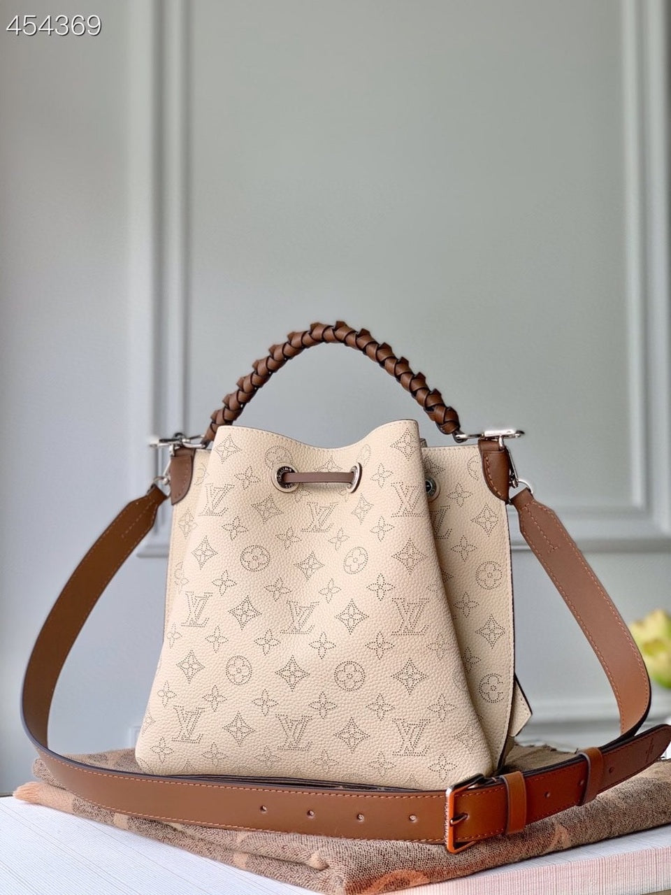 Louis Vuitton Muria Bucket Monogram Motif Beige For Women,  Shoulder Bags 9.8in/25cm Louis Vuitton M55801