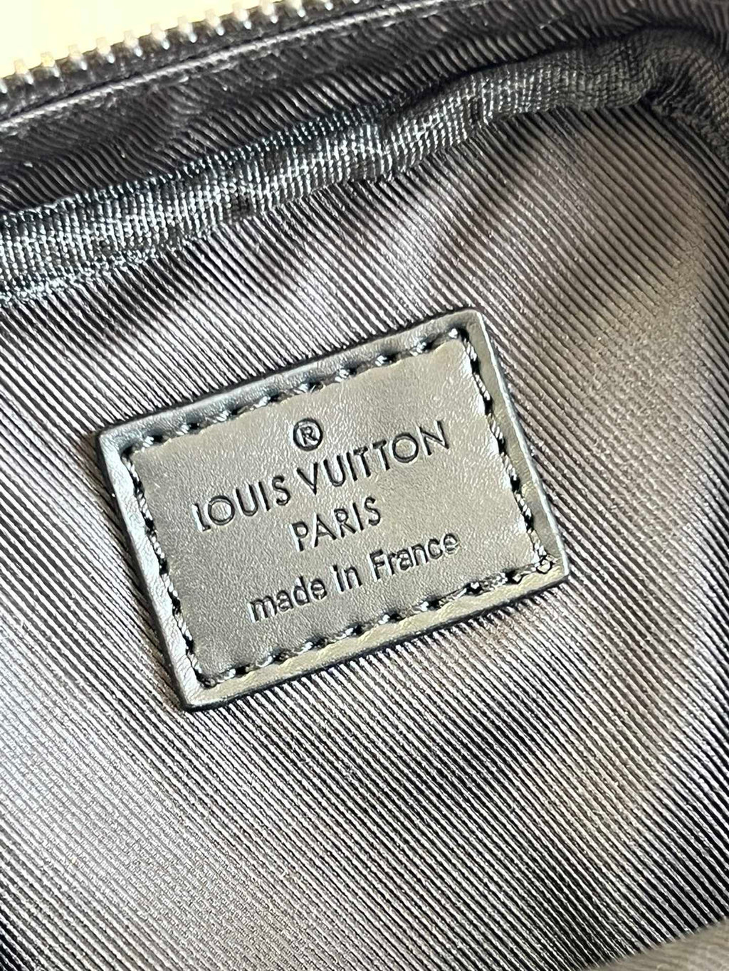 Louis Vuitton GlamIap Double Phone Pouch Monogram Black For Men, Bags, Crossbody Bags 7.1in/18cm Louis Vuitton M81005