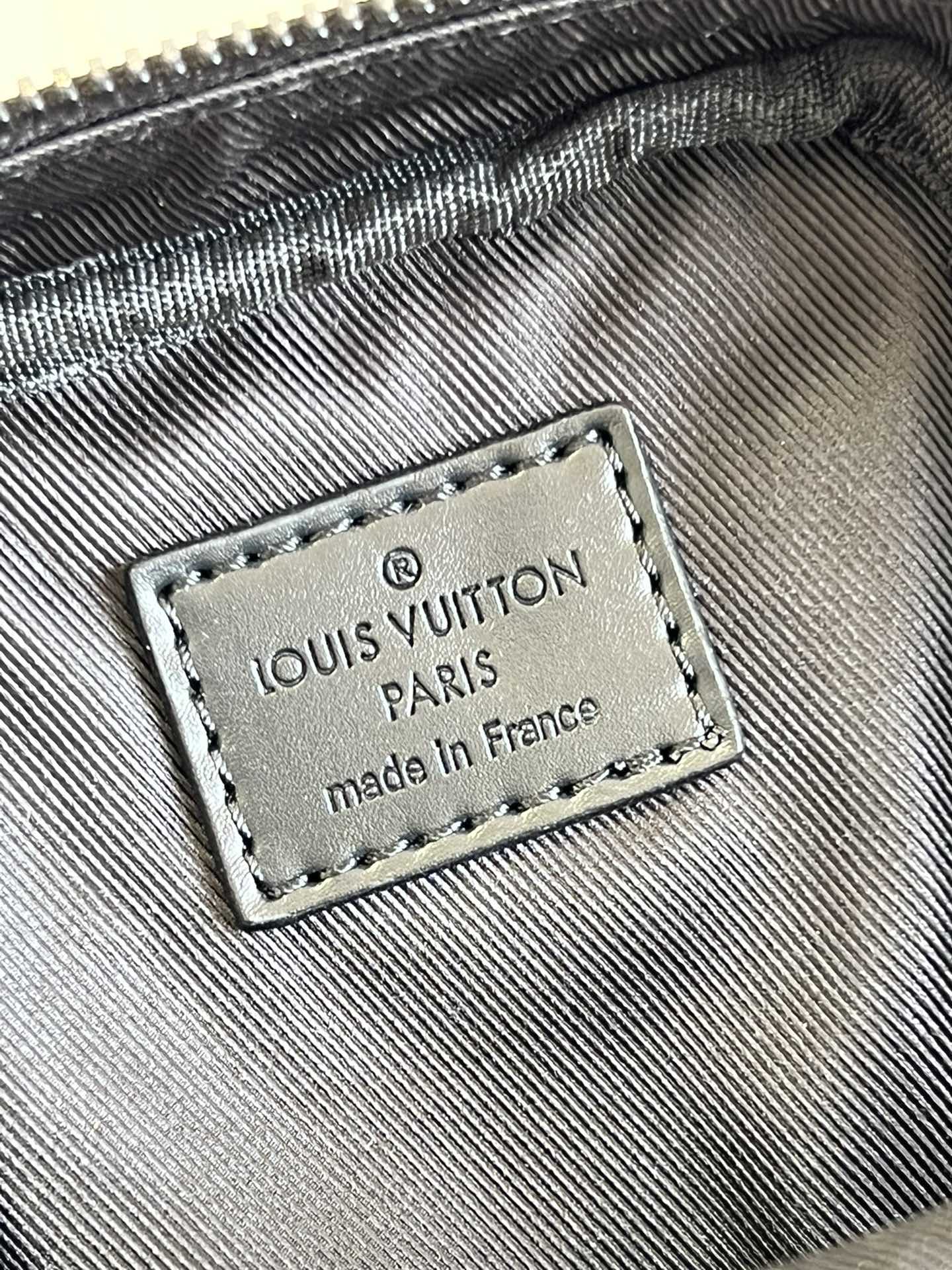 Louis Vuitton GlamIap Double Phone Pouch Monogram Black For Men, Bags, Crossbody Bags 7.1in/18cm Louis Vuitton M81005
