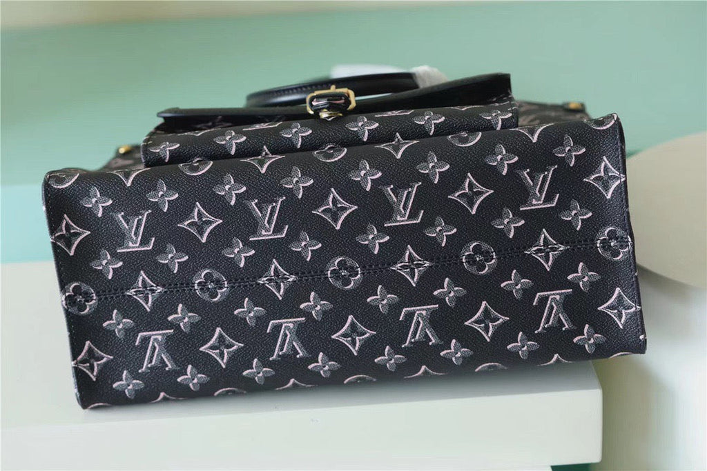 Louis Vuitton OnTheGo MM Monogram Canvas Black For Women,  Shoulder And Crossbody Bags 13.8in/35cm Louis Vuitton M46154
