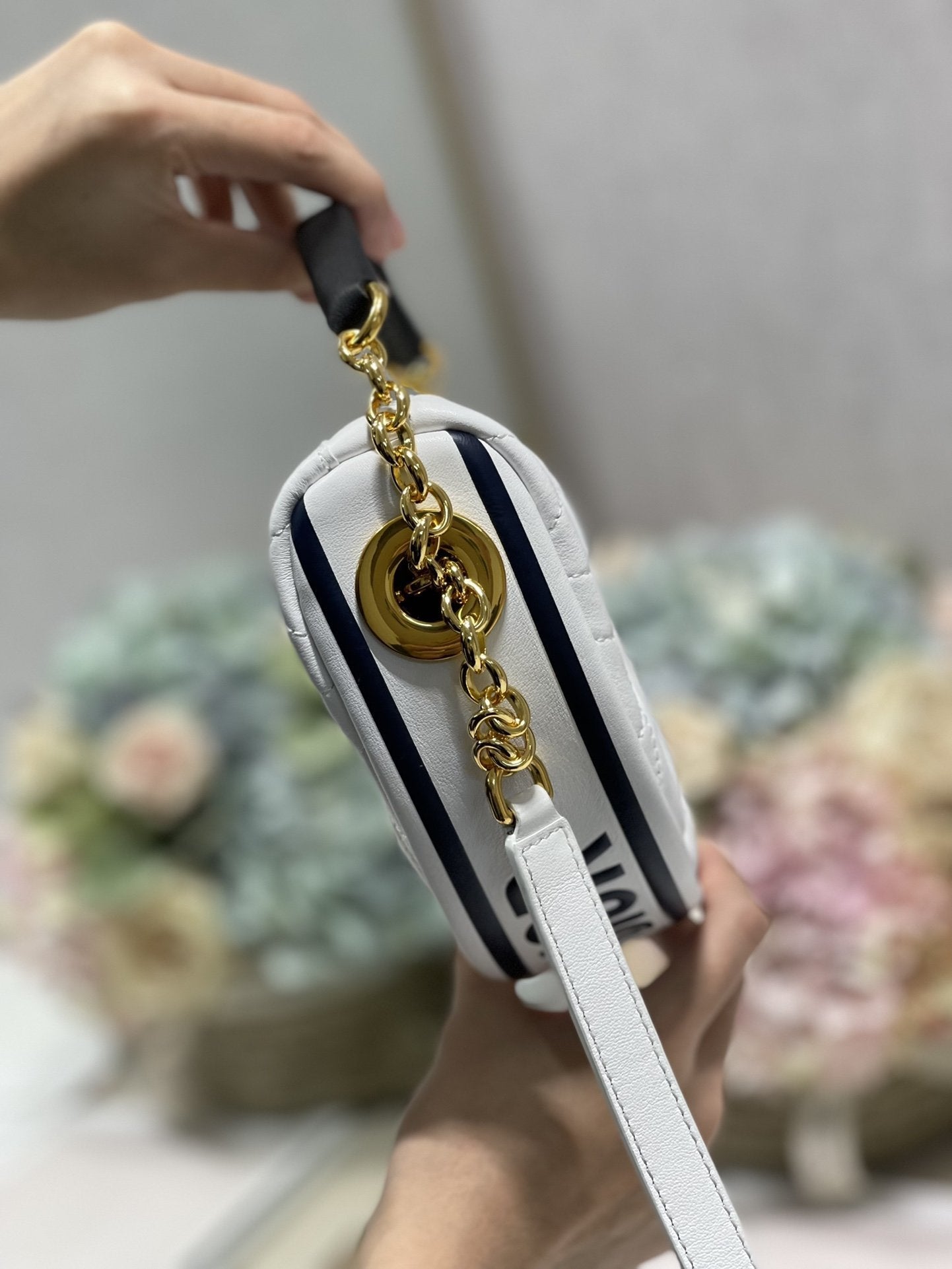 Dior Small Vibe Hobo Bag White Cannage, White Handbags, Crossbody Bags, 20cm CD M7200ONOA_M879
