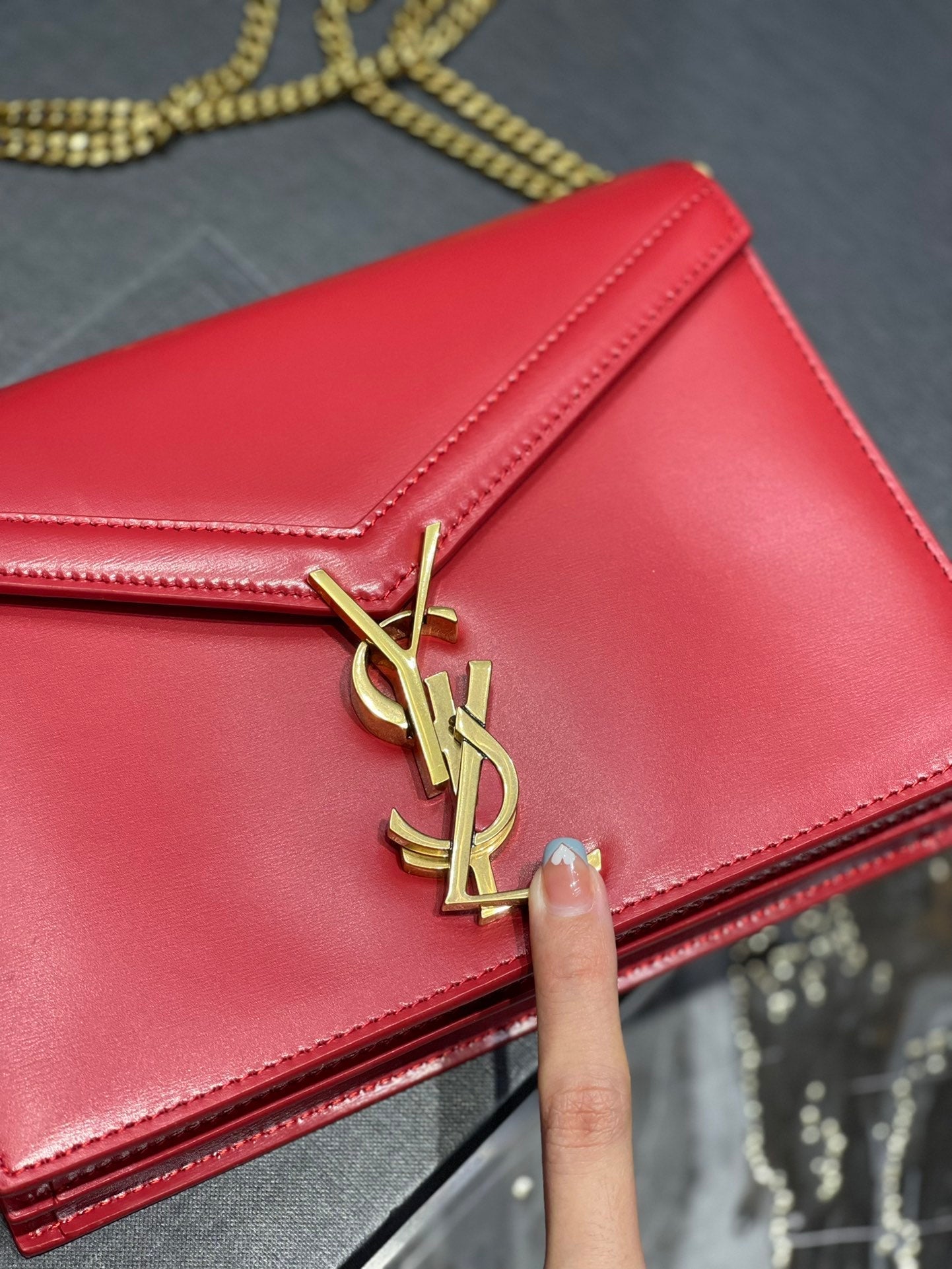 YSSL Cassandra Medium Chain Bag Rouge Opyum In Grain De Poudre Embossed For Women 8in/22cm YSL 532750BOW0W6008