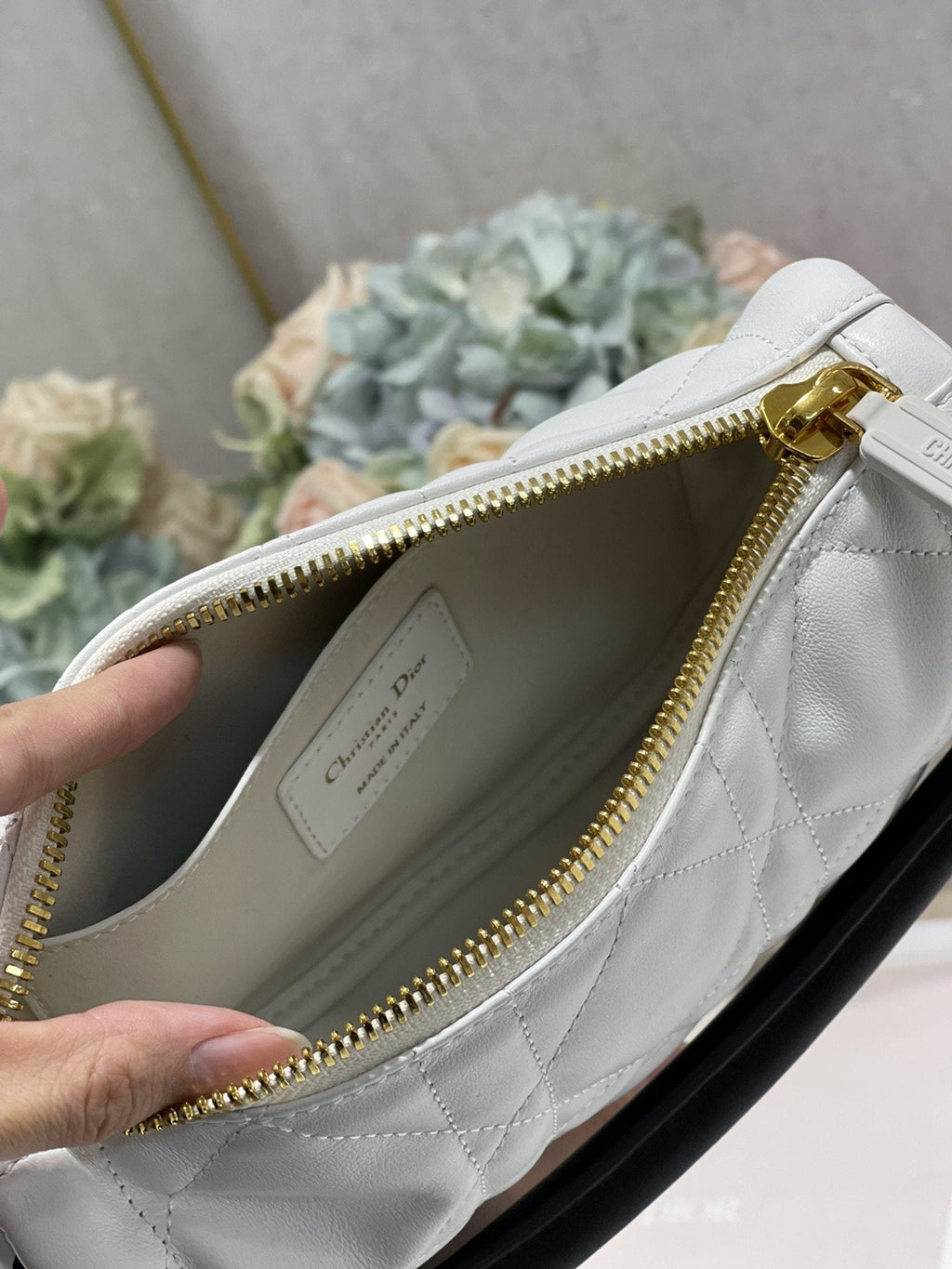 Dior Small Vibe Hobo Bag White Cannage, White Handbags, Crossbody Bags, 20cm CD M7200ONOA_M879