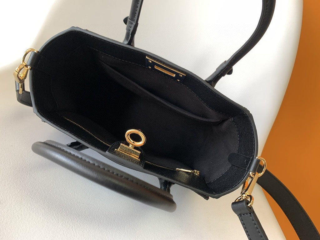 Louis Vuitton On My Side PM Tote Bag Monogram Canvas Black For Women,  Shoulder Bags 9.8in/25cm Louis Vuitton M57728