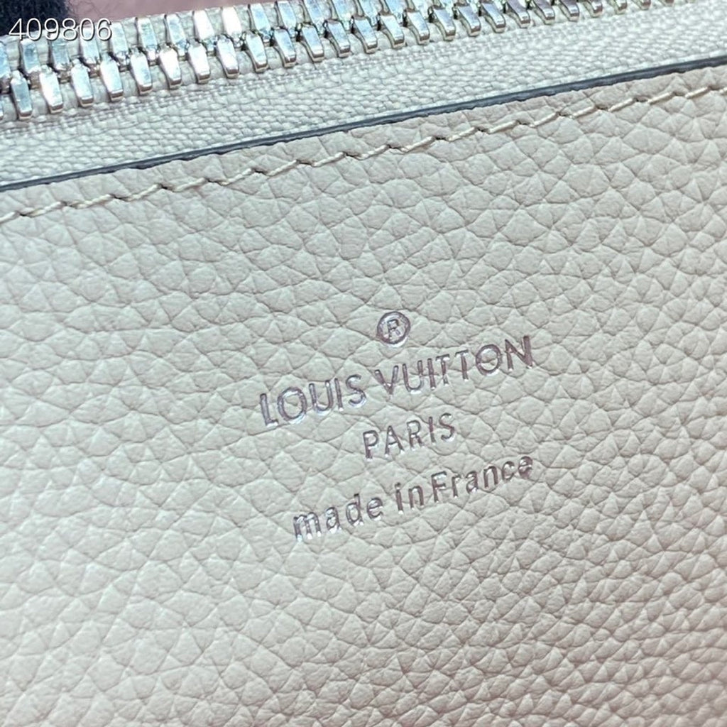 Louis Vuitton Muria Bucket Bag Snow White For Women,  Shoulder And Crossbody Bags 9.8in/25cm Louis Vuitton M58483