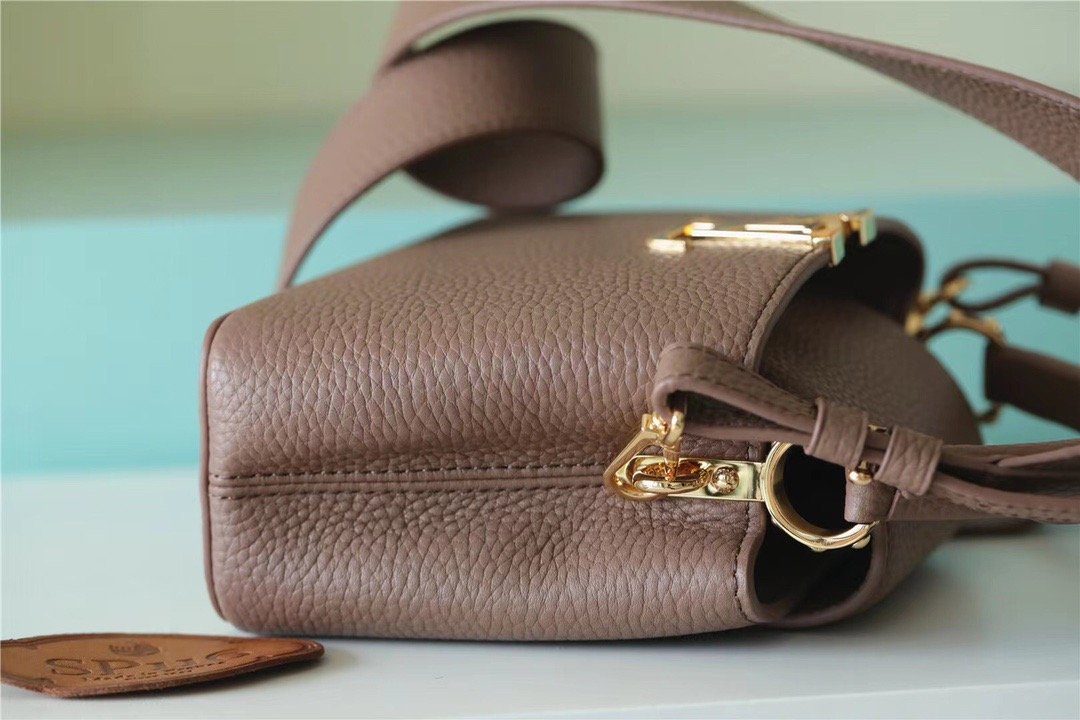 Louis Vuitton Capucines Mini Taurillon Light Brown For Women,  Shoulder And Crossbody Bags 21cm/8.3in Louis Vuitton M56071