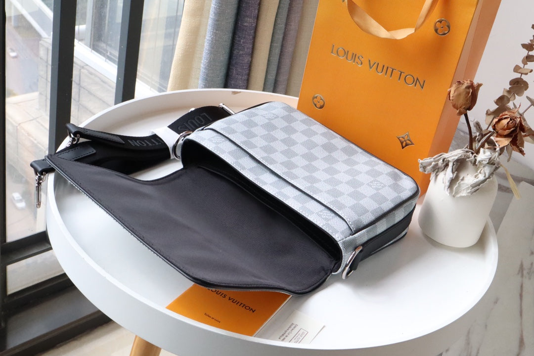 Louis Vuitton Studio Messenger Damier Graphite Plaster For Men, Bags, Shoulder And Crossbody Bags 9.3in/25.3cm Louis Vuitton N50014