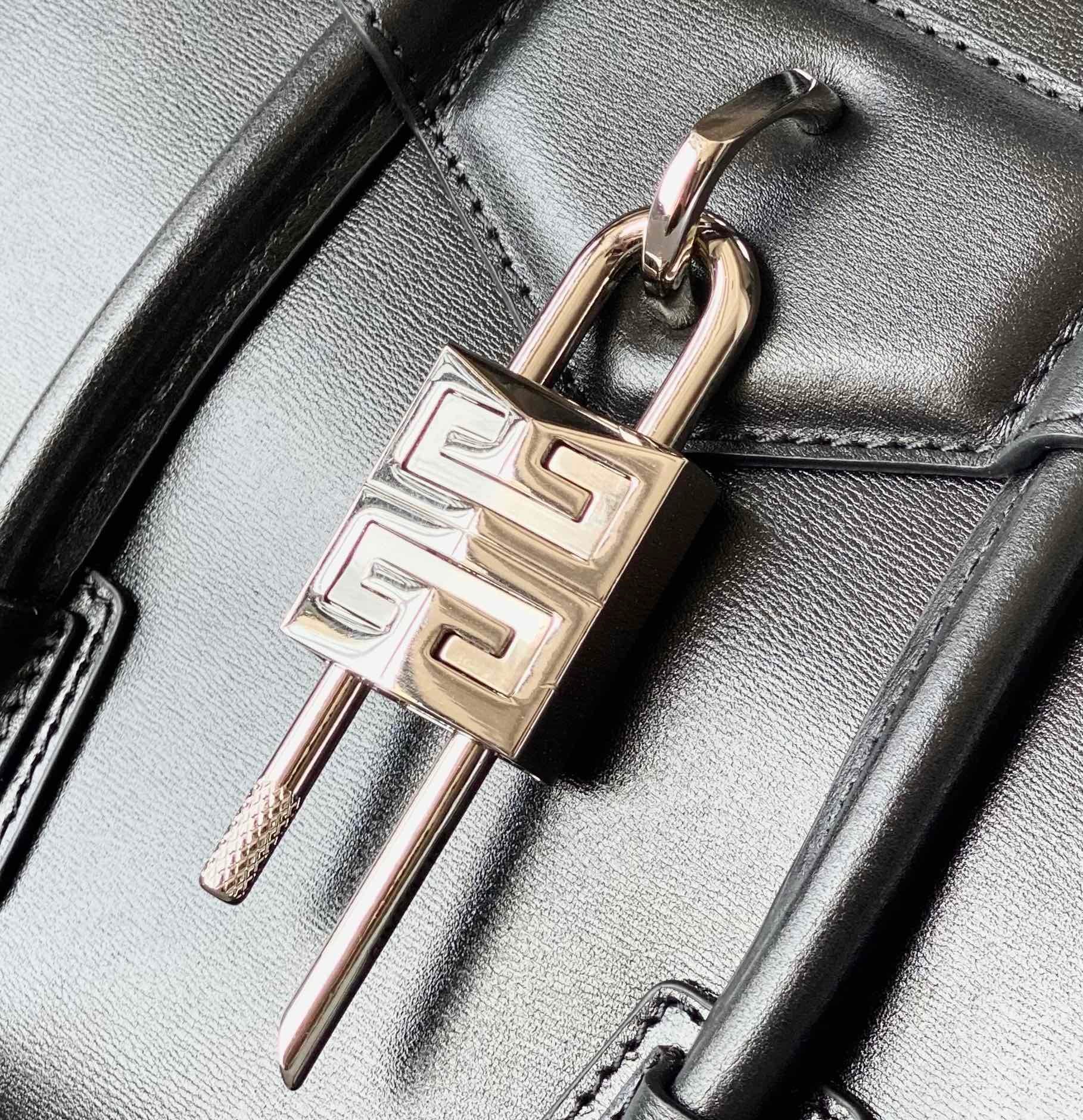gv Mini Antigona Lock Bag Black For Women, Handbags, Shoulder Bags 8.7in/22cm GVC
