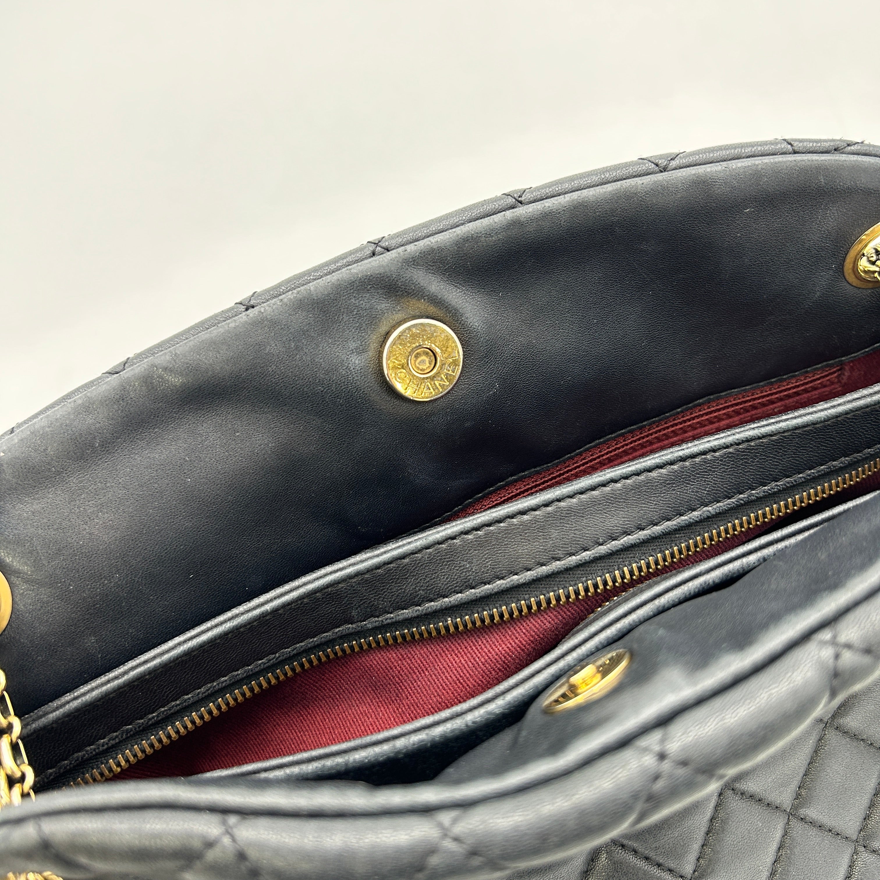 Chanel Matelasse Chain Shoulder Black Leather LA4509