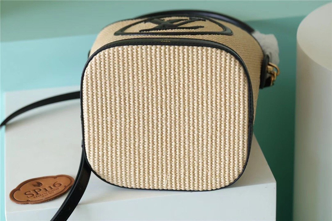 Louis Vuitton Petit Bucket Raffia Black For Women, Women’s Bags, Shoulder And Crossbody Bags 9.4in/24cm Louis Vuitton M59961