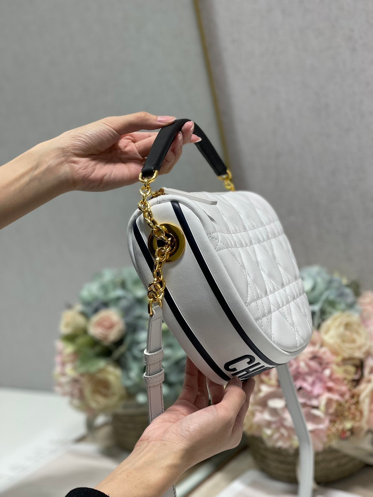 Dior MeDiorum Vibe Hobo Bag White Cannage, White Handbags, Crossbody Bags, 30cm CD M7201ONOA_M879