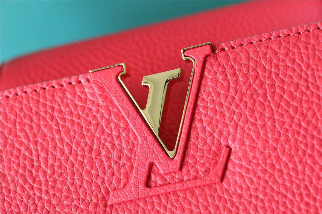 Louis Vuitton Capucines Taurillon Red For Women, WomenÃƒÂ¢Ã¢â€šÂ¬Ã¢â€žÂ¢s Bags, Shoulder And Crossbody Bags 10.6in/27cm Louis Vuitton