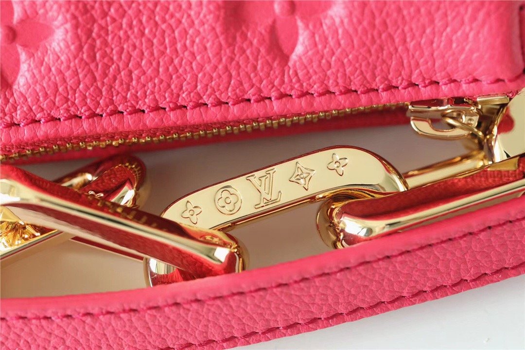 Louis Vuitton Coussin Grain GlamIuo Pink For Women, WomenÃƒÂ¢Ã¢â€šÂ¬Ã¢â€žÂ¢s Bags, Shoulder And Crossbody Bags 8.3in/21cm Louis Vuitton M20750