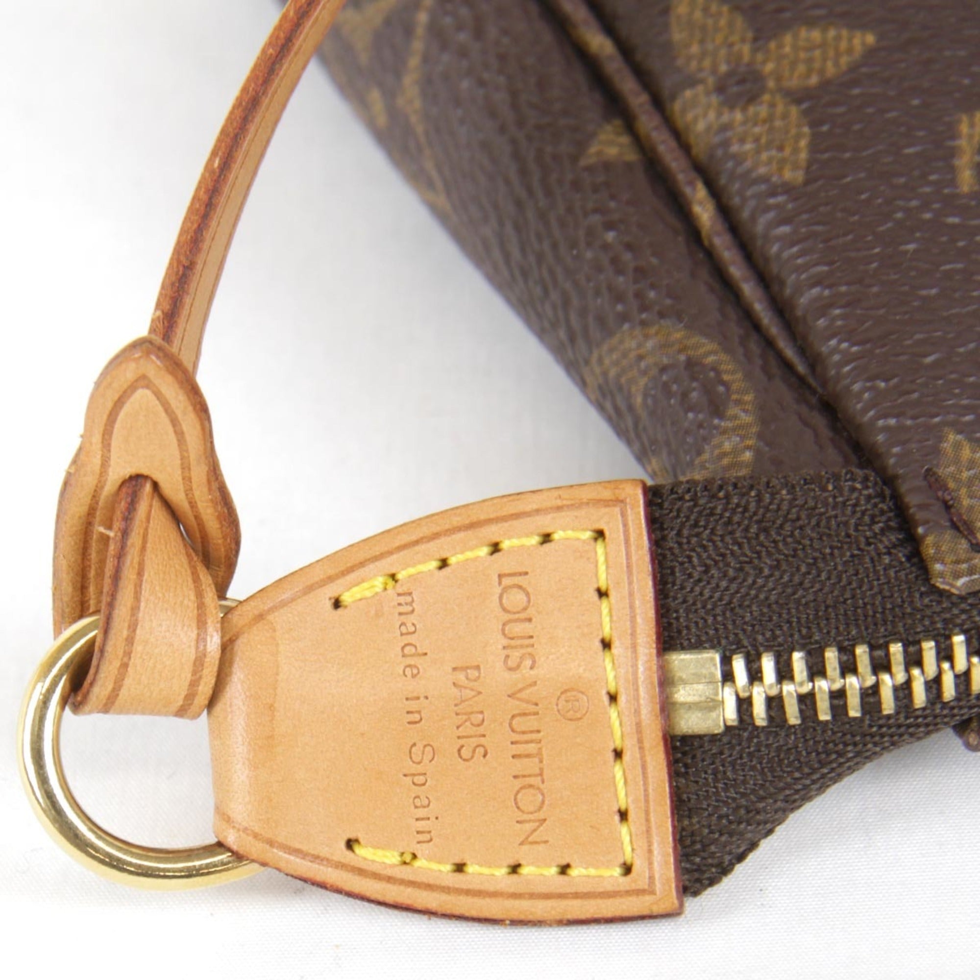 Louis Vuitton Pochette Accessoires  Canvas Clutch Bag