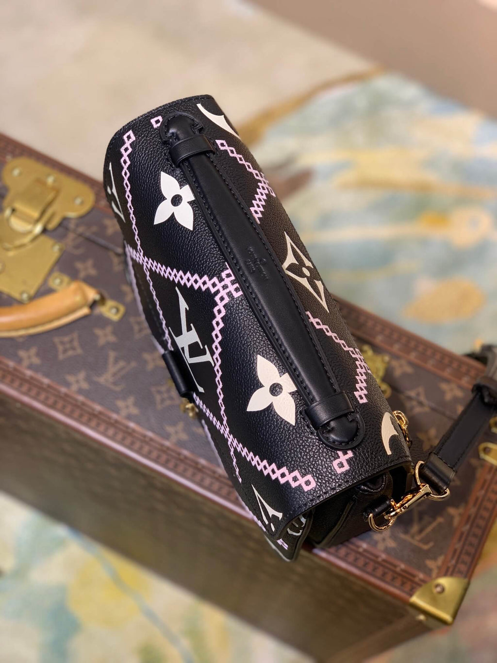 M46028 POCHETTE MÉTIS 25cm Black Monogram COWHIDE REAL LEATHER