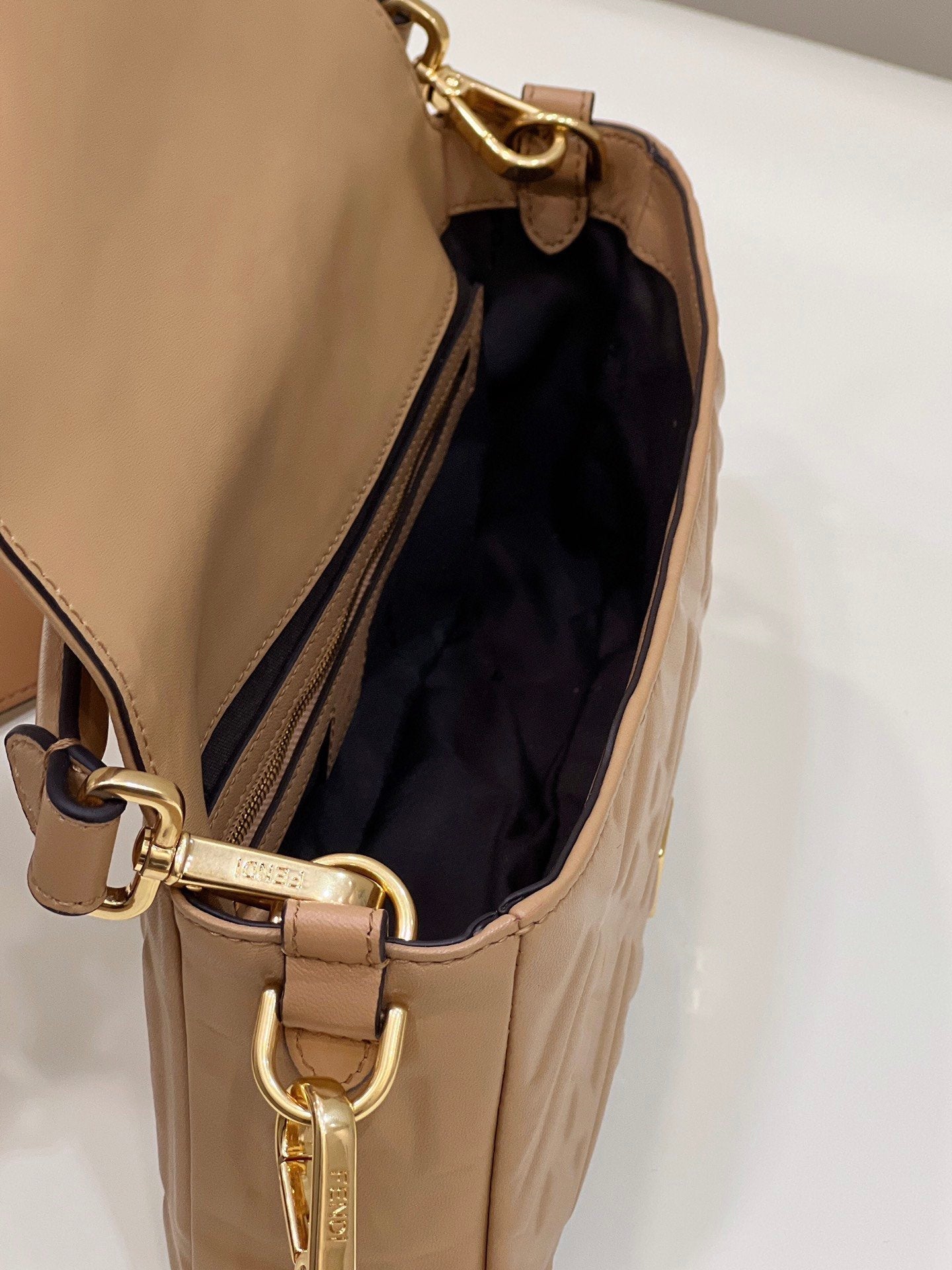 Baguette Brown For Women, Women’s Handbags, Shoulder And Crossbody Bags 10.6in/27cm FF 8BR600