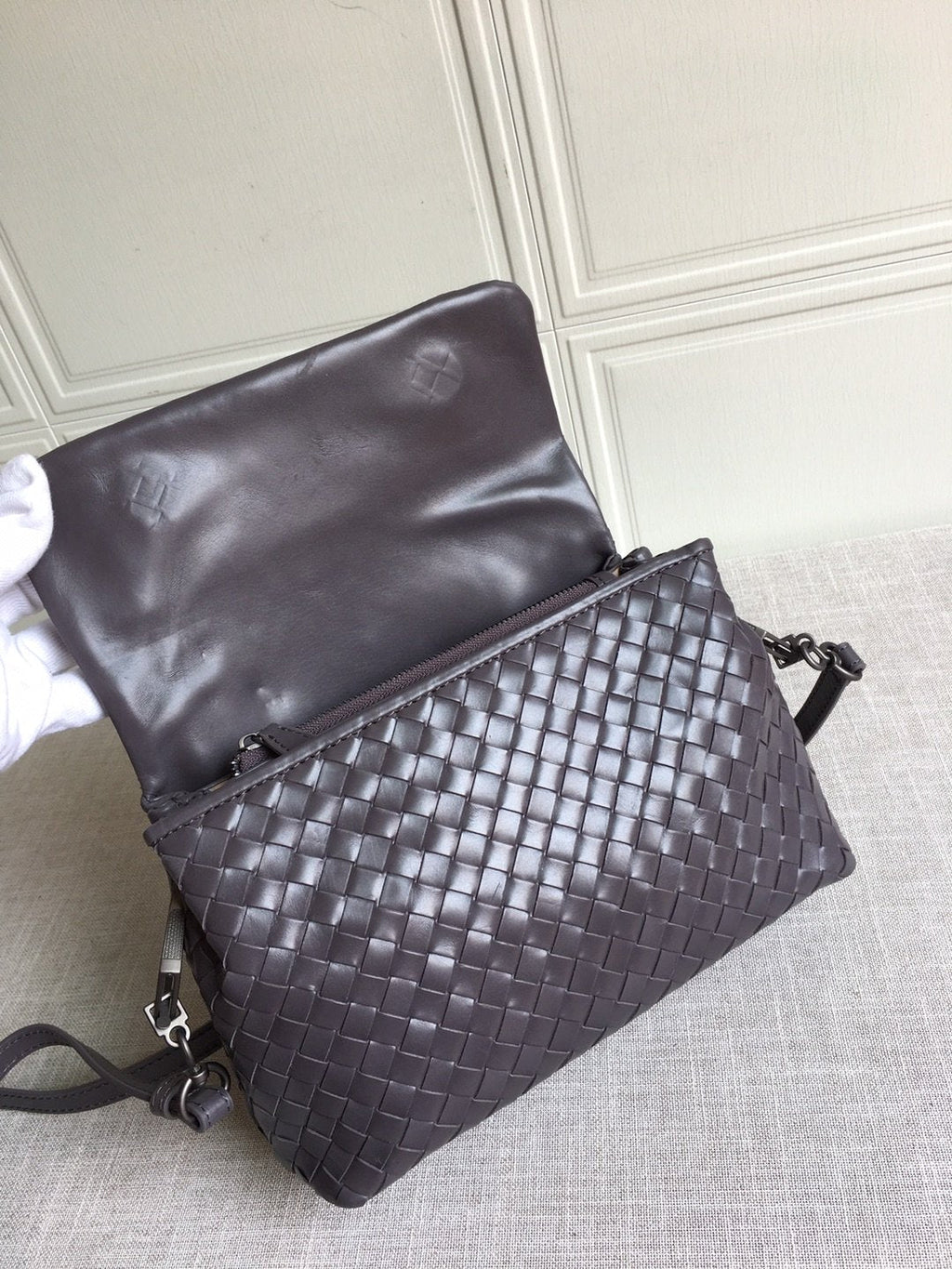 Bottega Veneta Classic Intrecciato Dark Brown, For Women, Women’s Bags 8.9in/22.5cm