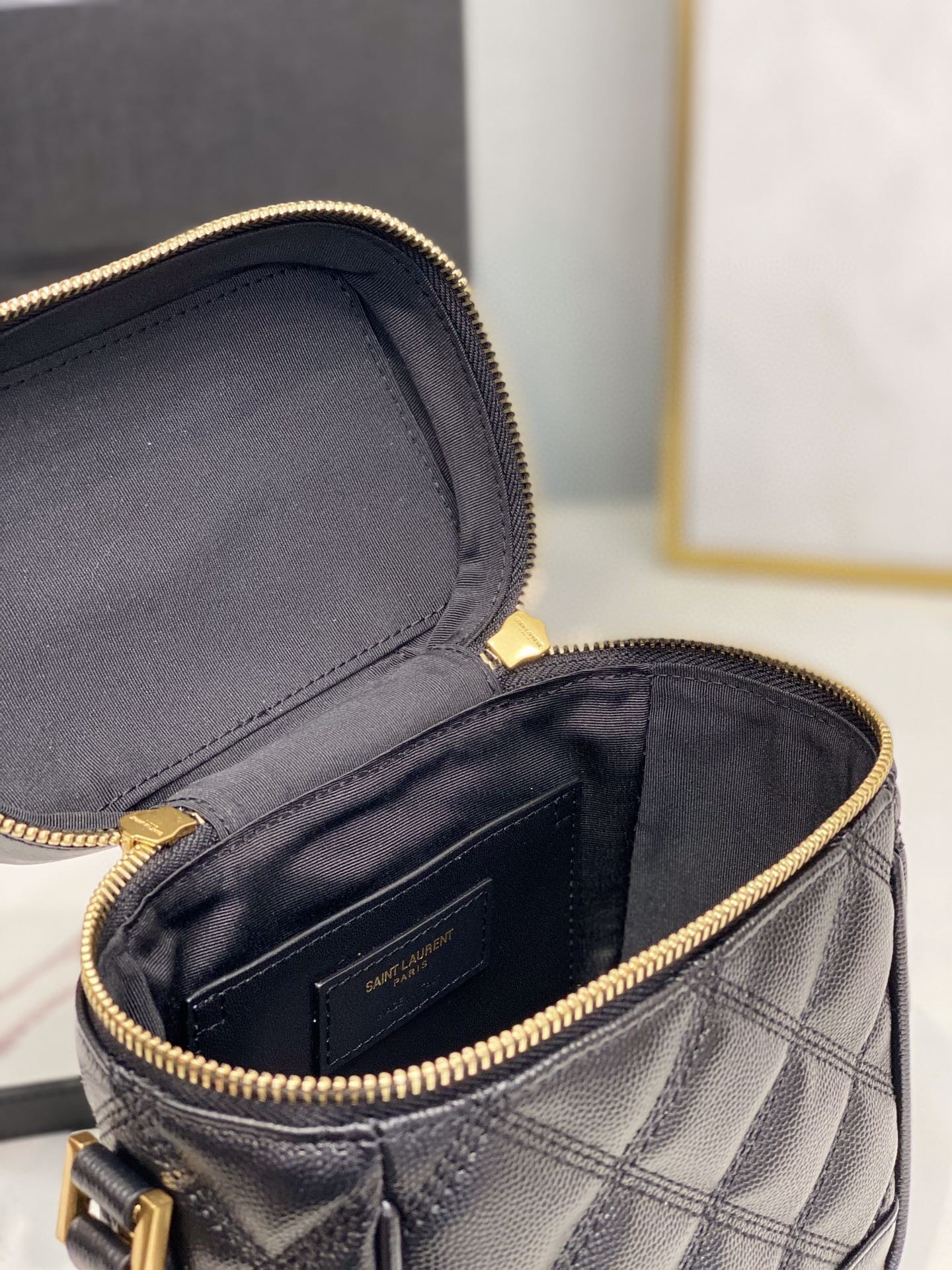 YSSL 80’s Vanity Bag In CarrÃ©-Quilted Grain De Poudre Black For Women 6in/16.5cm YSL 649779DME271000