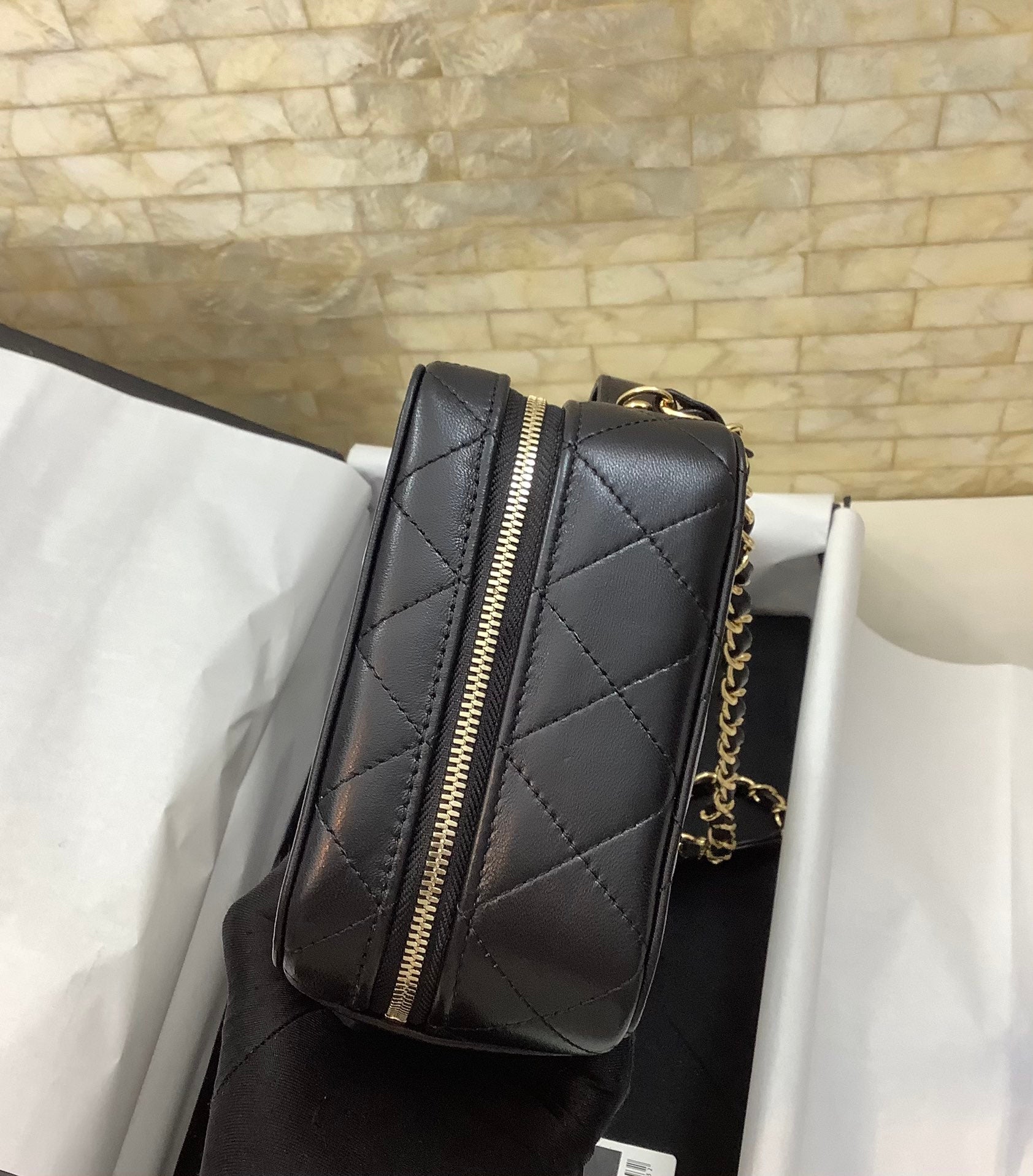 Chanelouis Vuittonanity Case Black With Gold Metal For Women Handbags, Shoulder And Crossbody Bags 7.2in/19cm AS2900