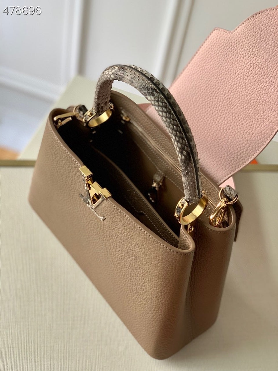 Louis Vuitton Capucines BB Taurillon And Python Taupe Brown/Eau De Rose Pink For Women,  Shoulder And Crossbody Bags 10.4in/27cm Louis Vuitton M57539