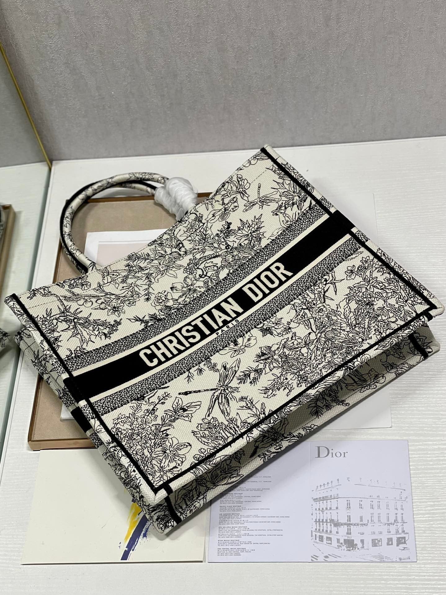 Dior Large Book Tote Blue Toile de Jouy Flowers Embroidery, Blue/Beige, For Women Women’s Handbags, Shoulder Bags, 42cm CD M1286ZTQW_M808