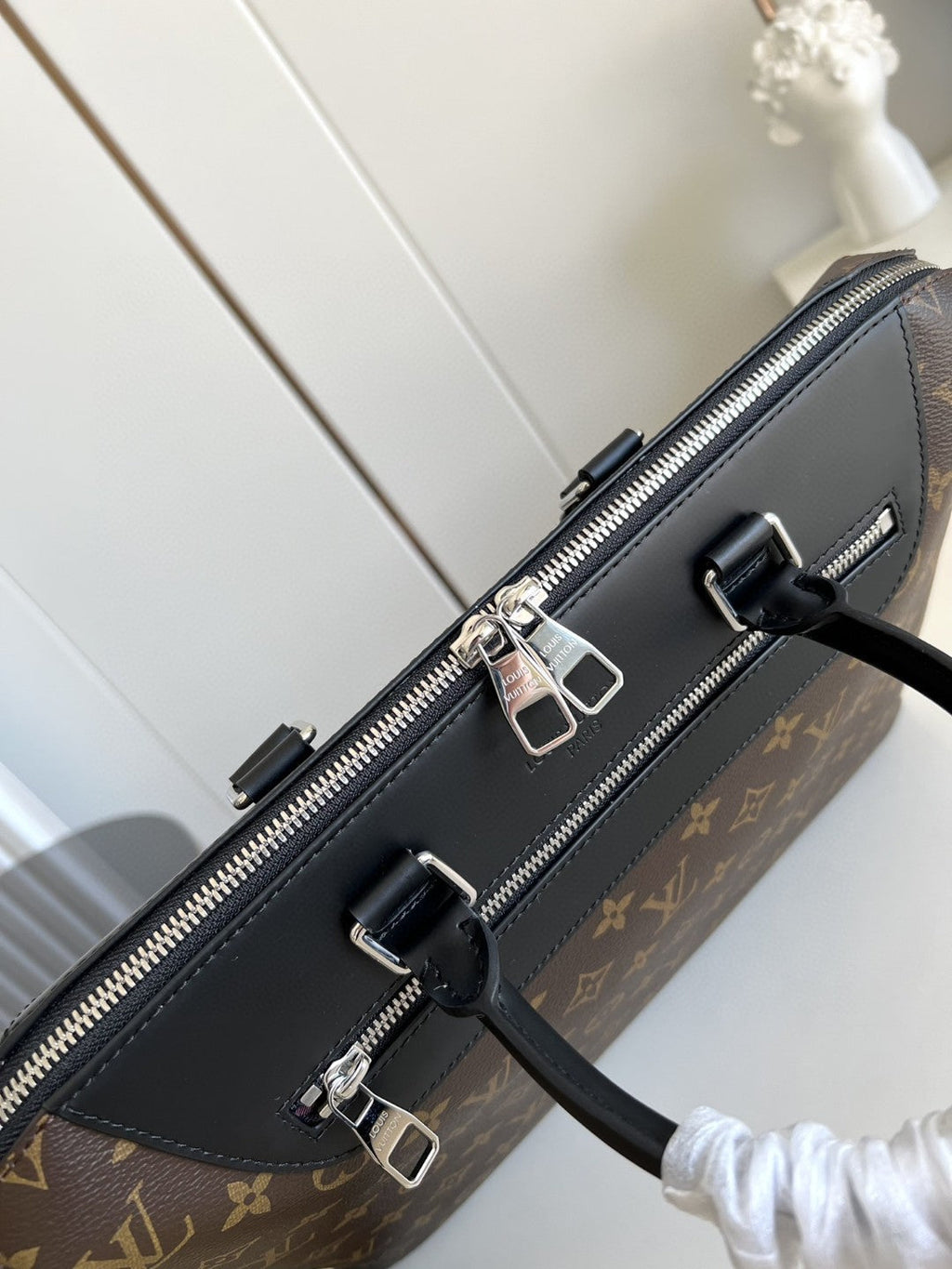 Louis Vuitton Porte Documents Jour Business Bag Monogram For Men, Bags, Shoulder And Crossbody Bags 14.6in/37cm Louis Vuitton