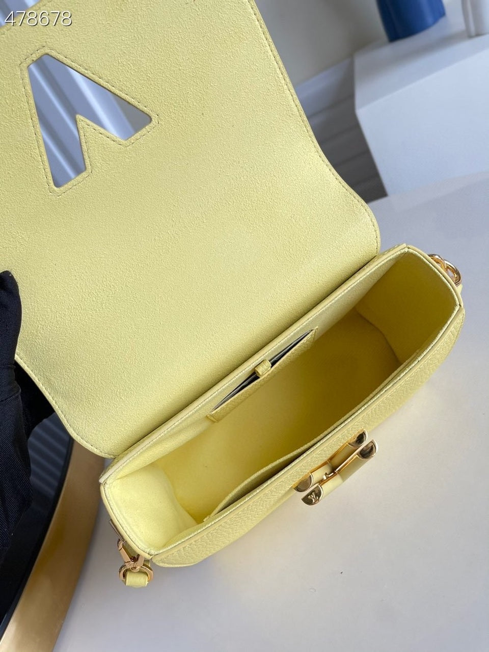 Louis Vuitton Twist MM Ginger Yellow For Women, WomenÃƒÂ¢Ã¢â€šÂ¬Ã¢â€žÂ¢s Handbags, Shoulder And Crossbody Bags 9.1in/23cm Louis Vuitton