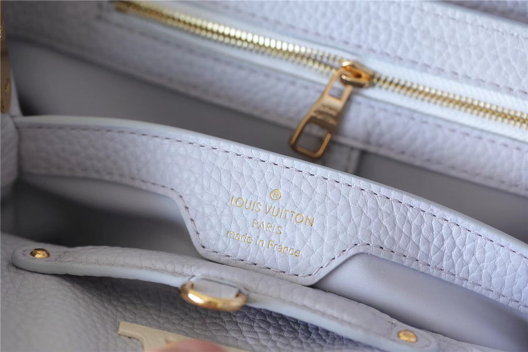 Louis Vuitton Capucines MM Taurillon Light Blue/ Creme For Women,  Shoulder And Crossbody Bags 31.5cm/12.4in Louis VuittonÃƒâ€šÃ‚Â 