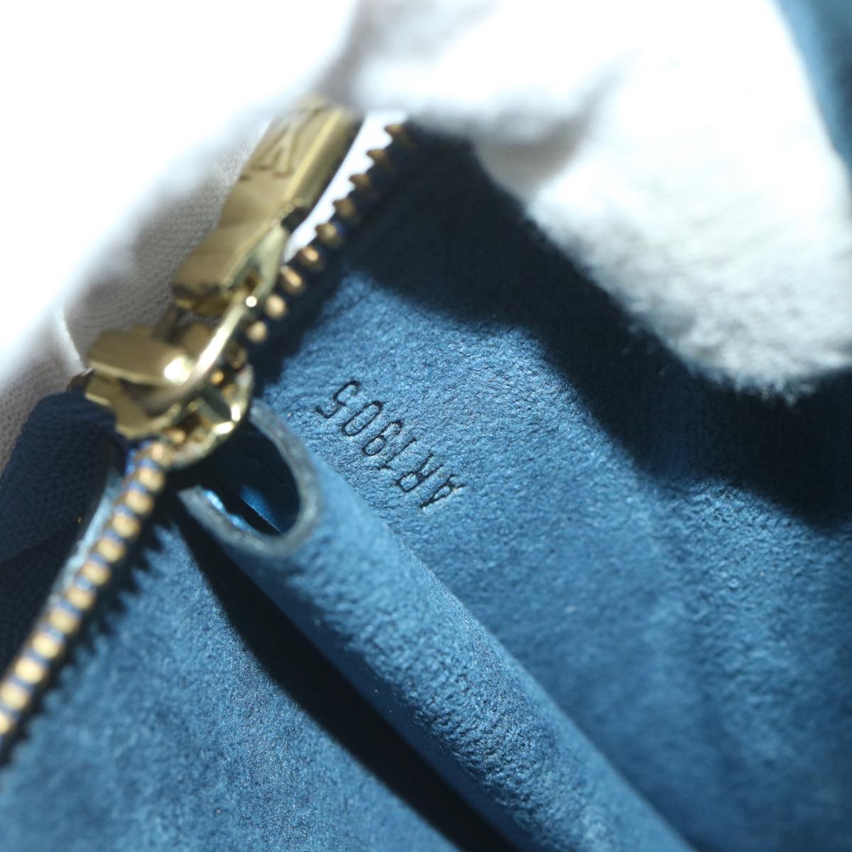 Louis Vuitton Pochette Accessoires  Leather Clutch Bag